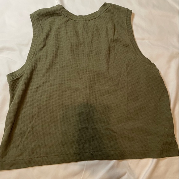 All In Motion size XXL army green waffle style athletic crop top tank top - Picture 4 of 4